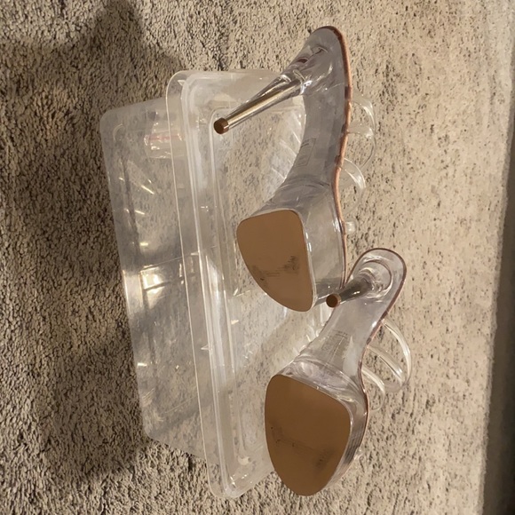 Sandal - Picture 2 of 3